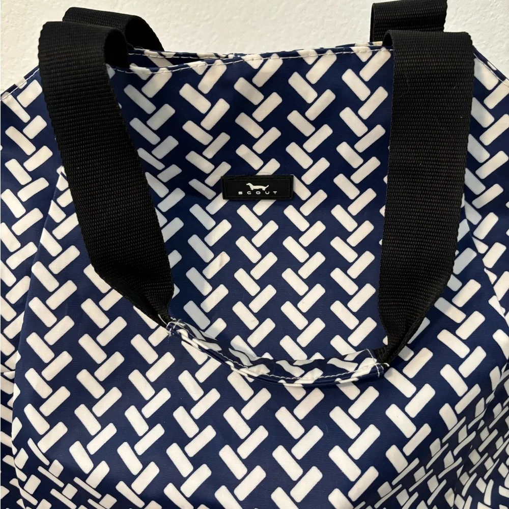 Scout Navy and White Patterned Medium Tote with Detachable Black Strap - Picture 2 of 13